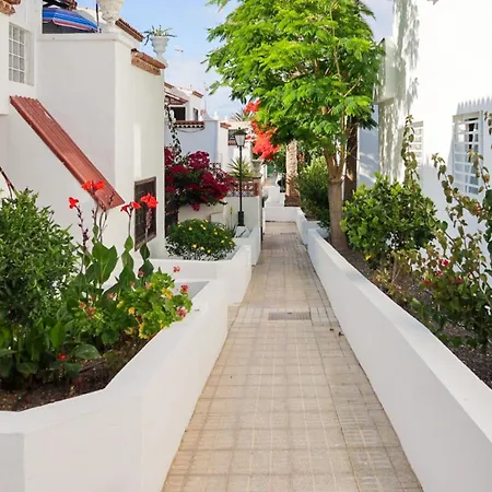 Cozy Duplex In דירה *